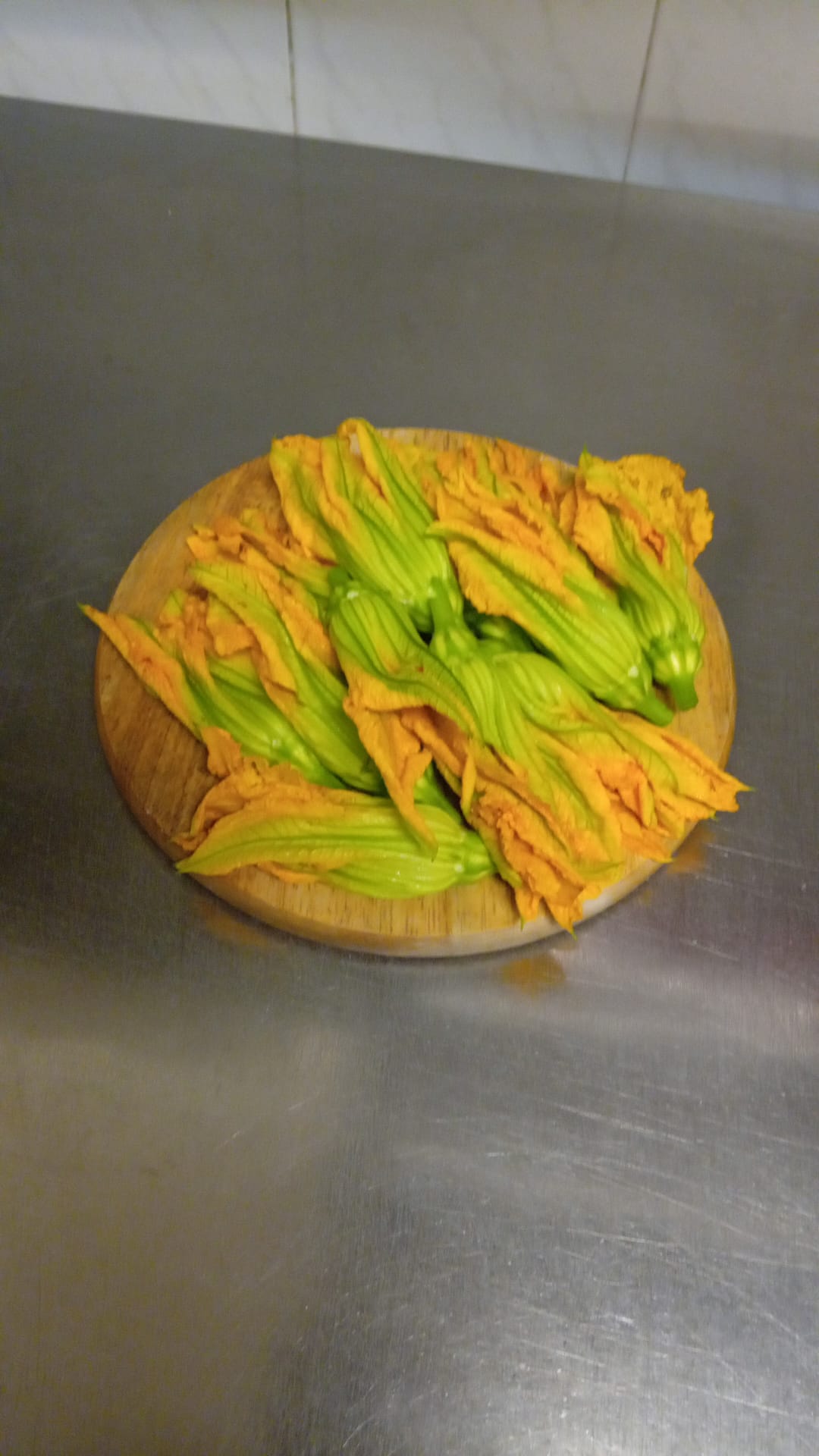 Fiori di zucca freschi